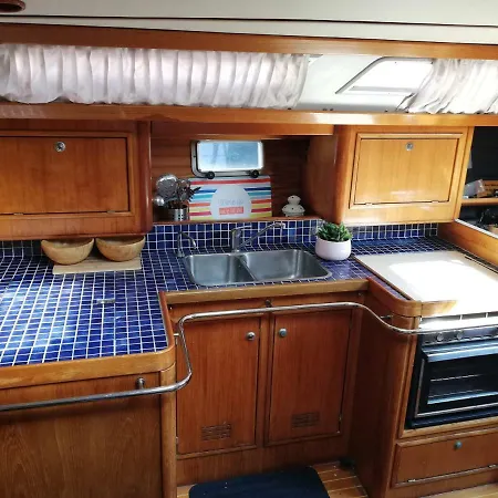Amber Sun Boat & Breakfast Botel Salerno