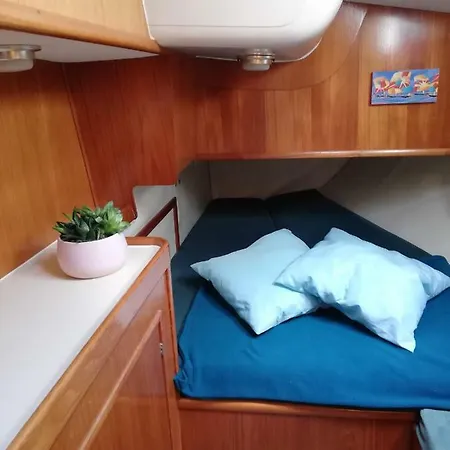 Amber Sun Boat & Breakfast Botel Salerno