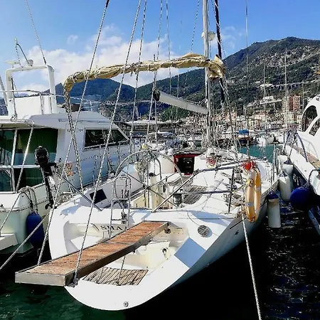 Amber Sun Boat & Breakfast