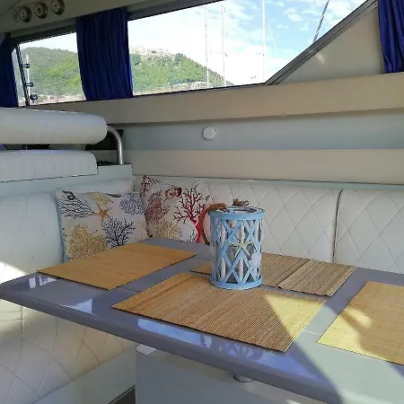 Botel Amber Sun Boat & Breakfast Salerno