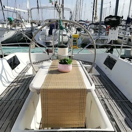 Amber Sun Boat & Breakfast