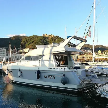 Botel Amber Sun Boat & Breakfast *