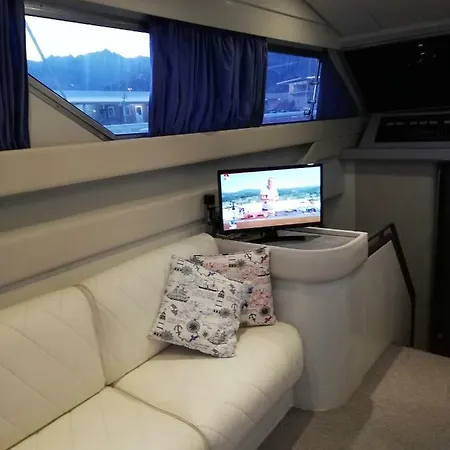 Amber Sun Boat & Breakfast Botel Salerno
