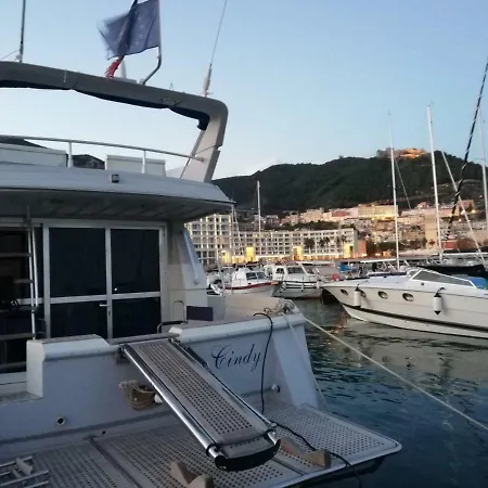 Amber Sun Boat & Breakfast