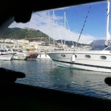 Amber Sun Boat & Breakfast Botel